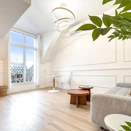 Apartment Au Coeur De L'avenue Des Champs-elysees Arc De Triomphe